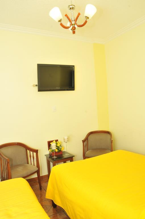 Hotel Margarita 2 Quito Room photo